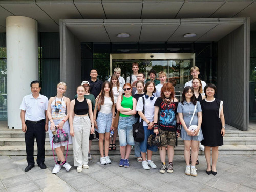 俄罗斯学生代表团深度体验NG艺术魅力